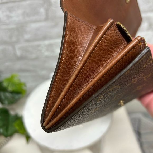 Louis Vuitton Brown Monogram Wallet - Picture 5 of 11